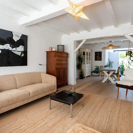 Holiday home Charming House With Garden